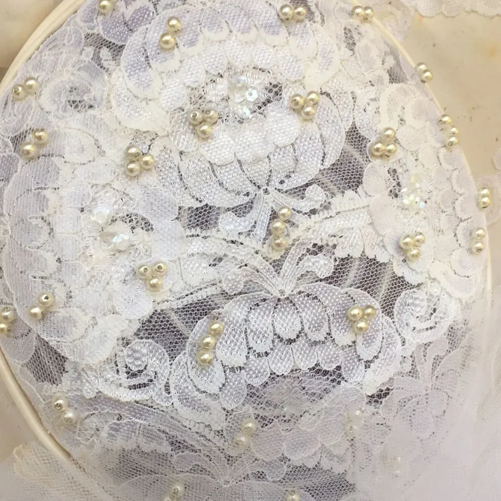 T&G BRIDAL delicate white